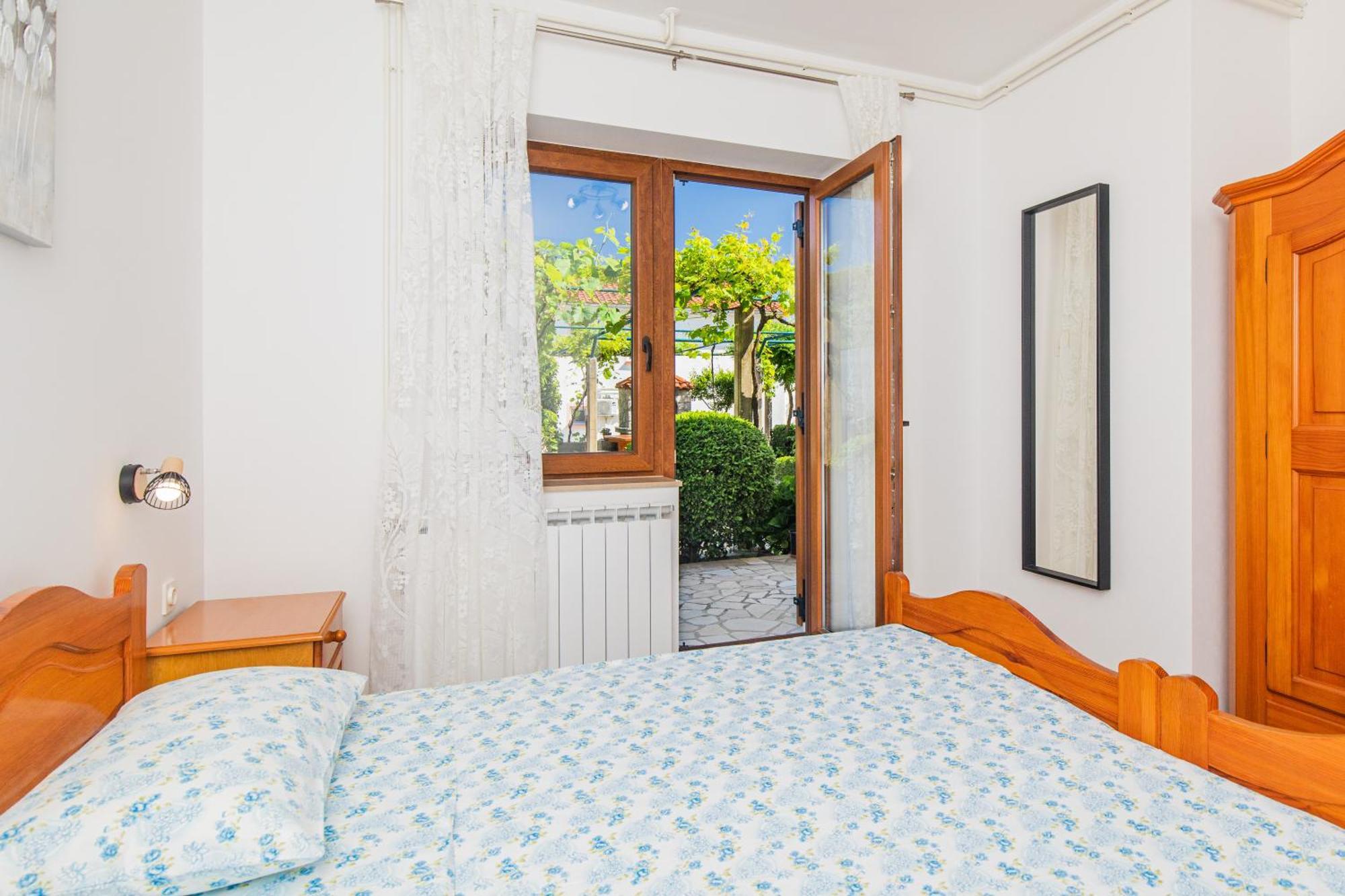 Apartmani Pina Krk Town Exterior foto
