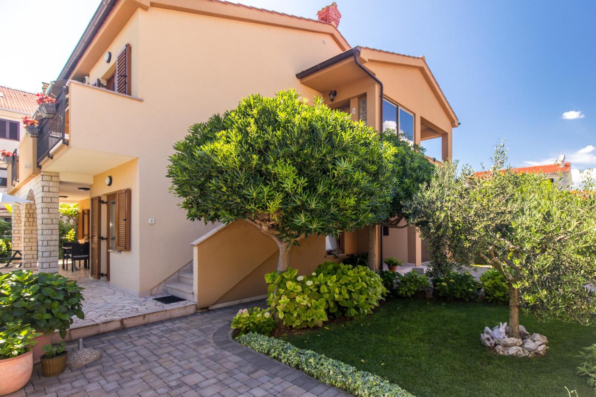 Apartmani Pina Krk Town Exterior foto
