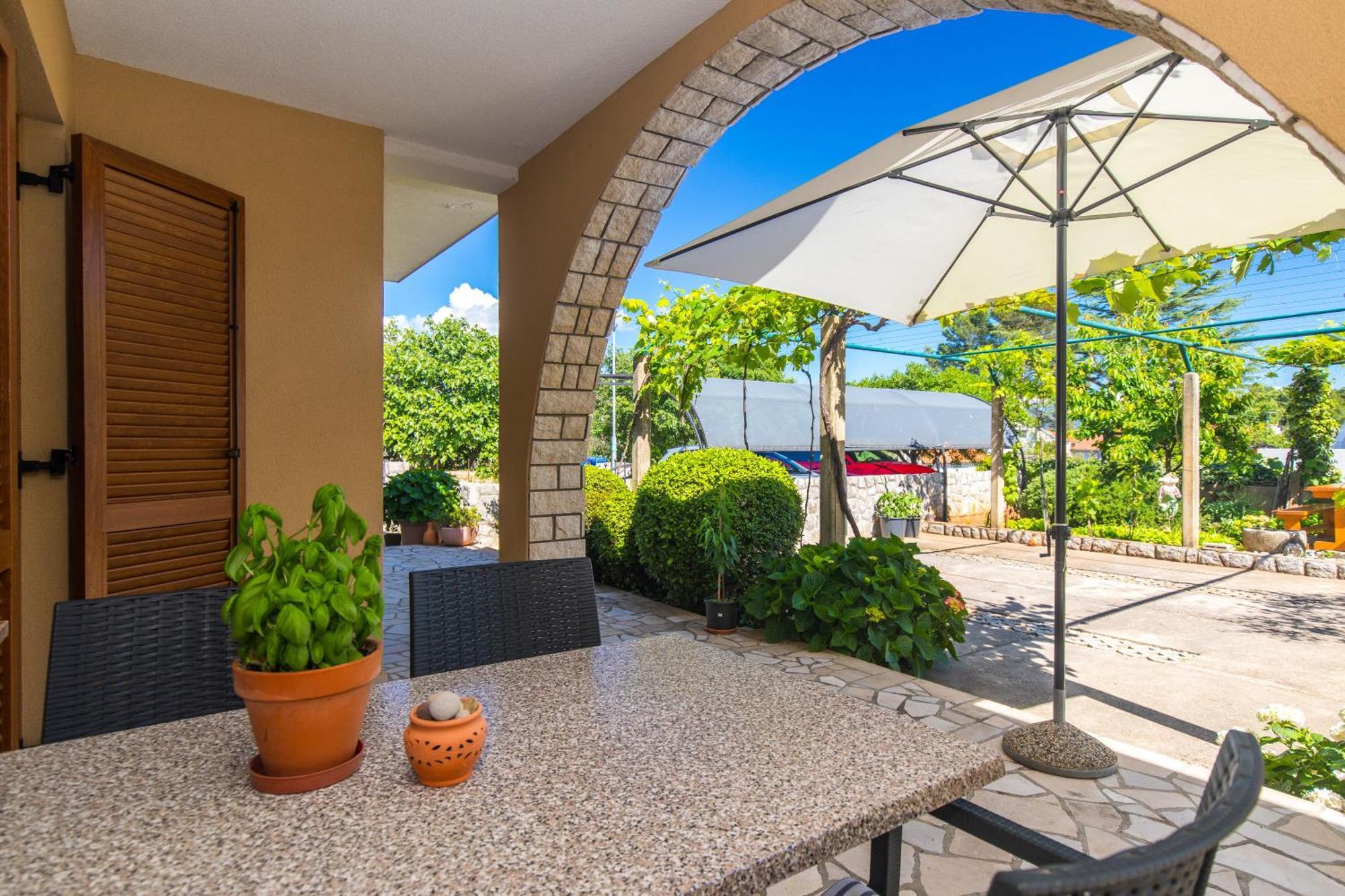 Apartmani Pina Krk Town Exterior foto