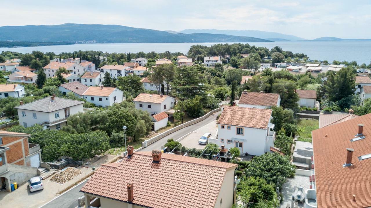 Apartmani Pina Krk Town Exterior foto